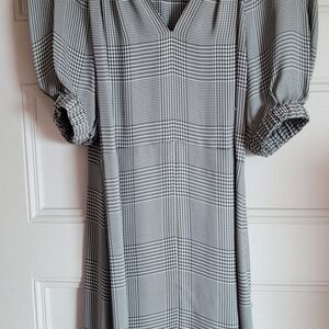Lewit women’s black and white 
Plaid dress - size 8